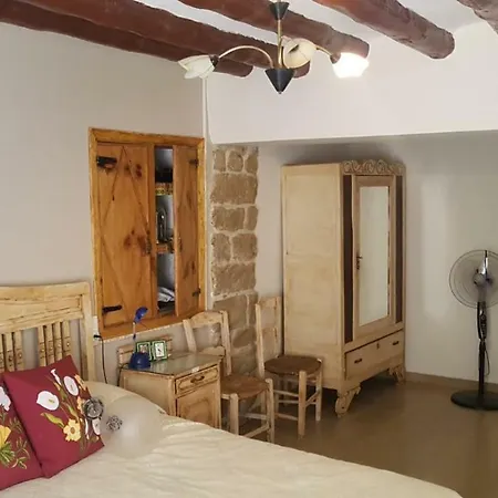 Casa Larrosa Rural En Sierra De Guara Hébergement de vacances *